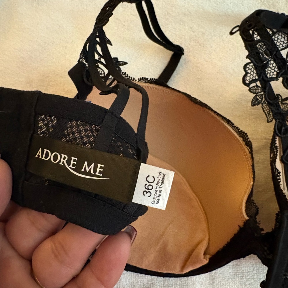 Adore Me Black Lace Bra with Intricate Design - Picture 6 of 8